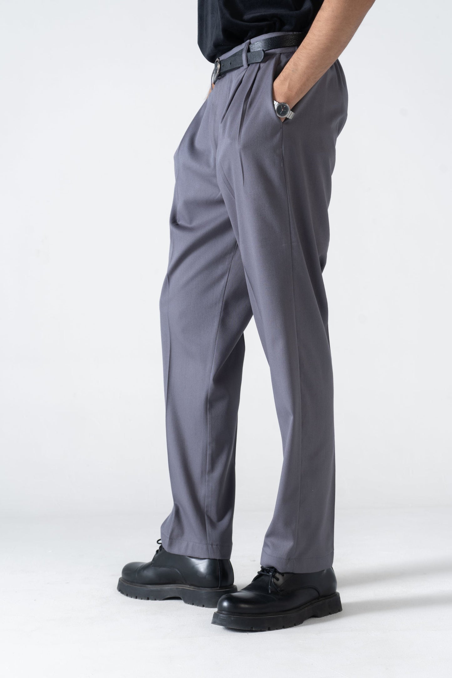 Grey Pleated Trousers - oddegypt