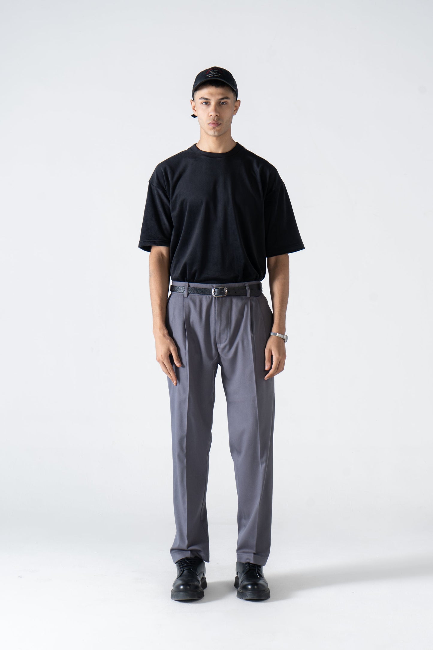 Grey Pleated Trousers - oddegypt