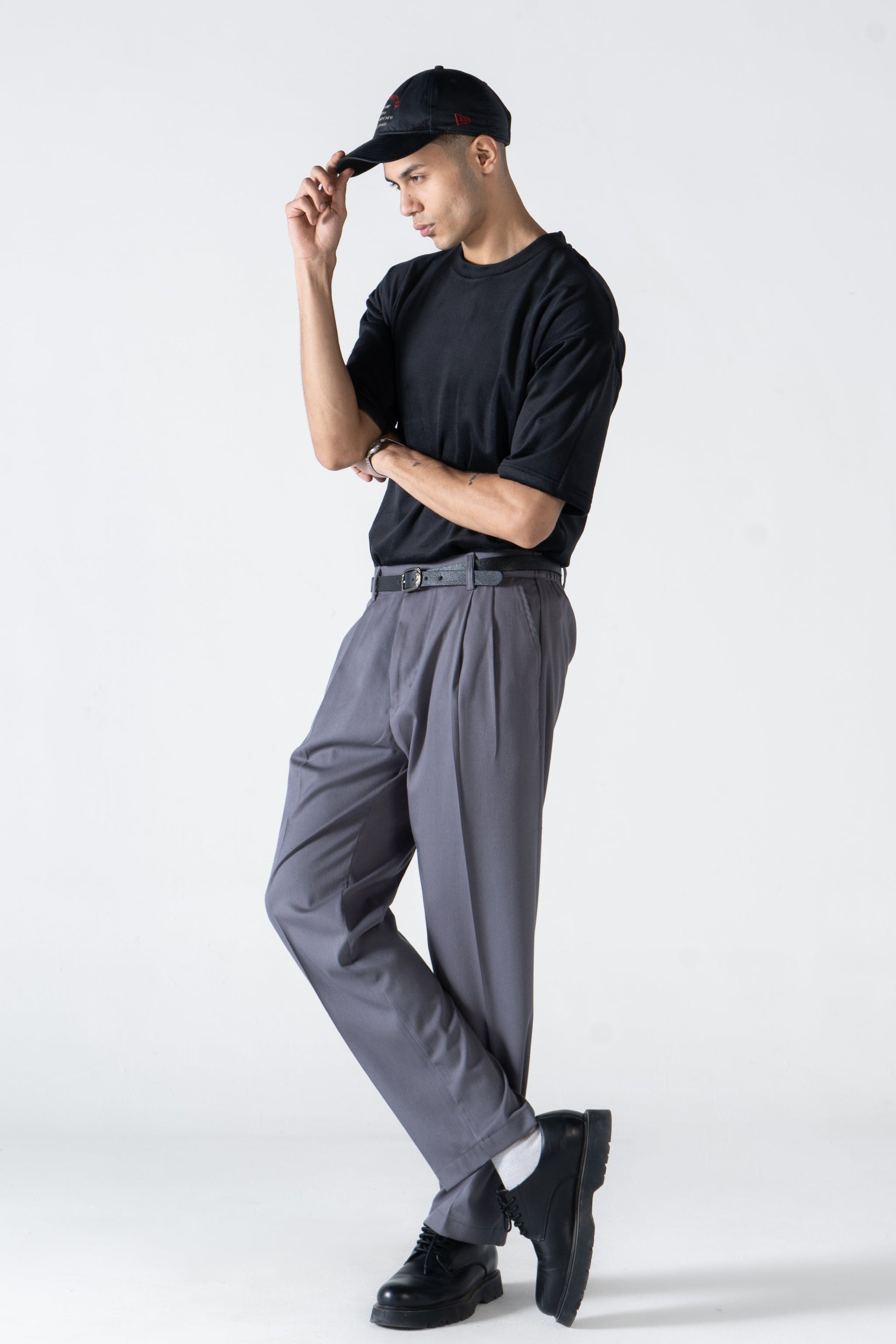 Grey Pleated Trousers - oddegypt