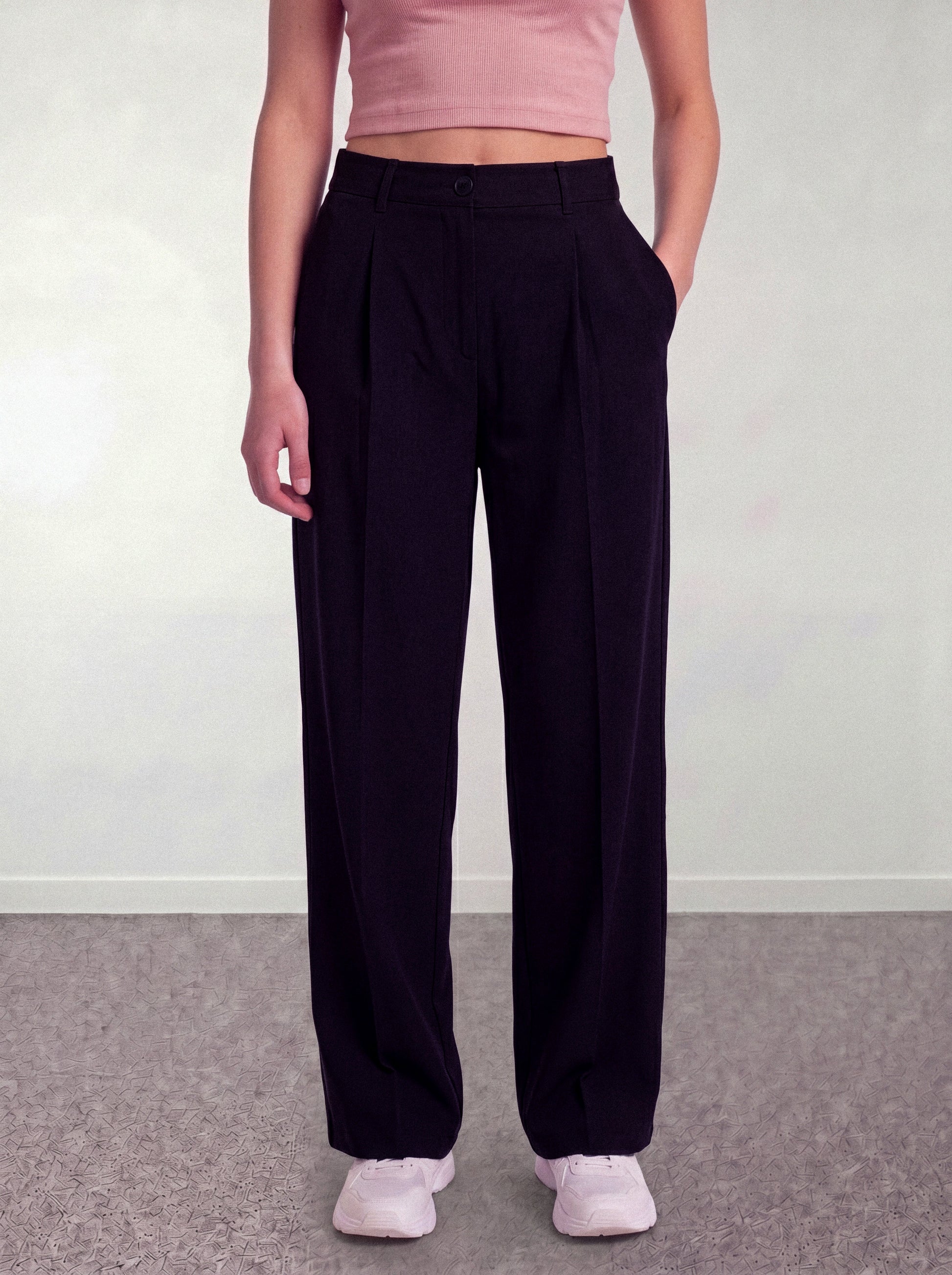 Minimal Pleated Trousers — Black - oddegypt